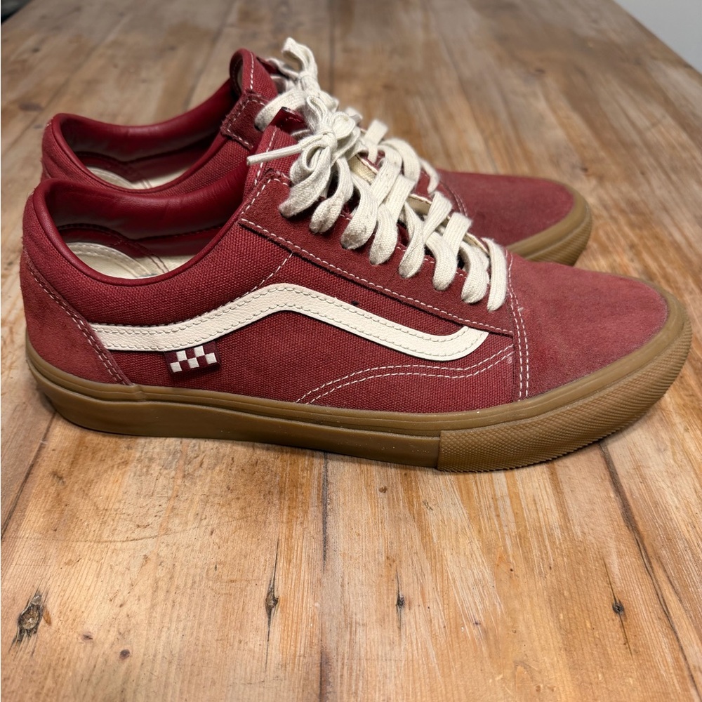 Vans Men's Burgundy and White Sneakers